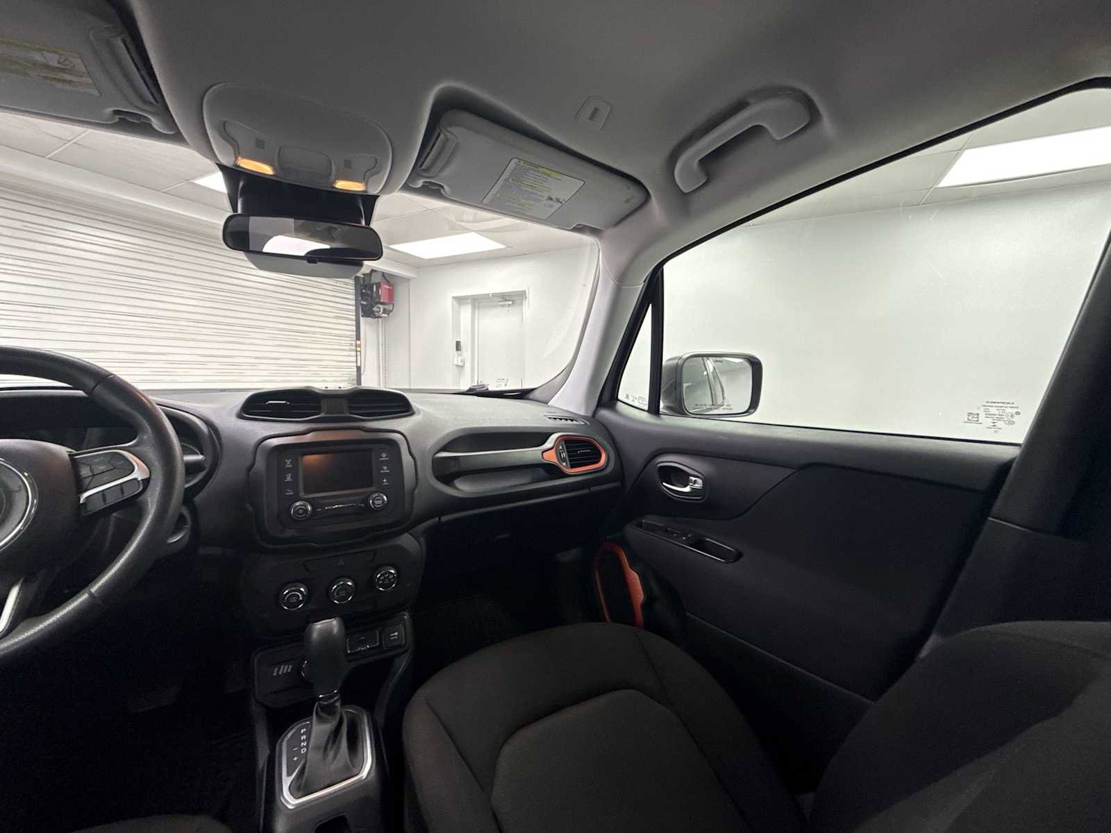 Used 2018 Jeep Renegade Sport w/ Power & Air Group image 11