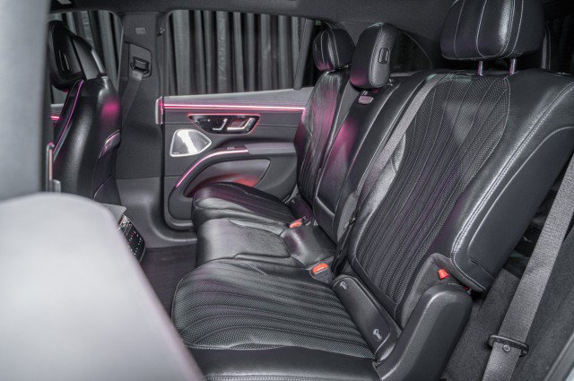 New 2026 Mercedes-Benz EQS 400 4MATIC SUV image 12