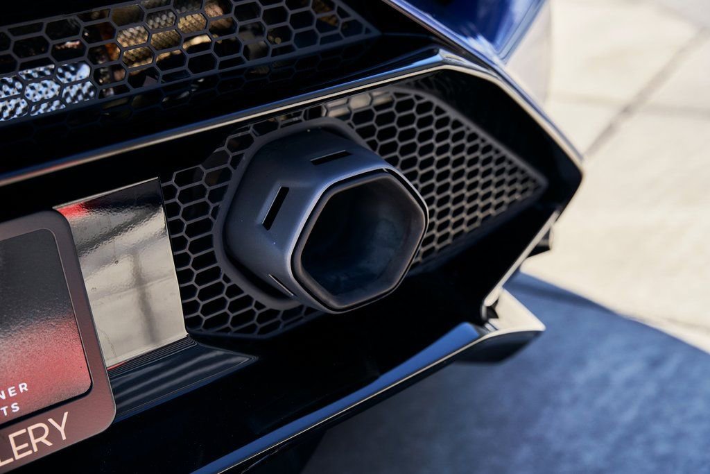 Used 2024 Lamborghini Huracan Tecnica image 16
