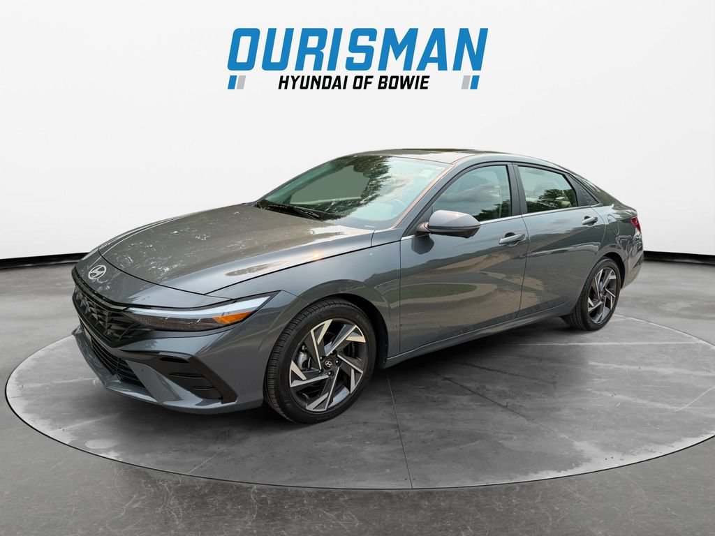 Used 2024 Hyundai Elantra Limited FWD image 2