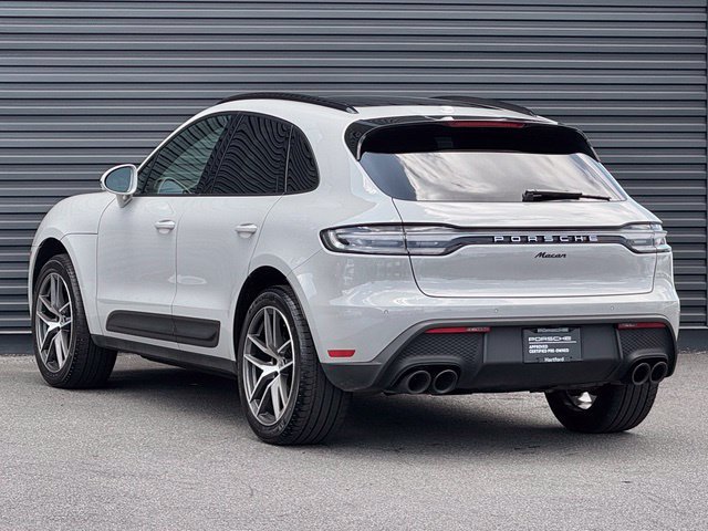 Certified 2022 Porsche Macan AWD/4WD image 3