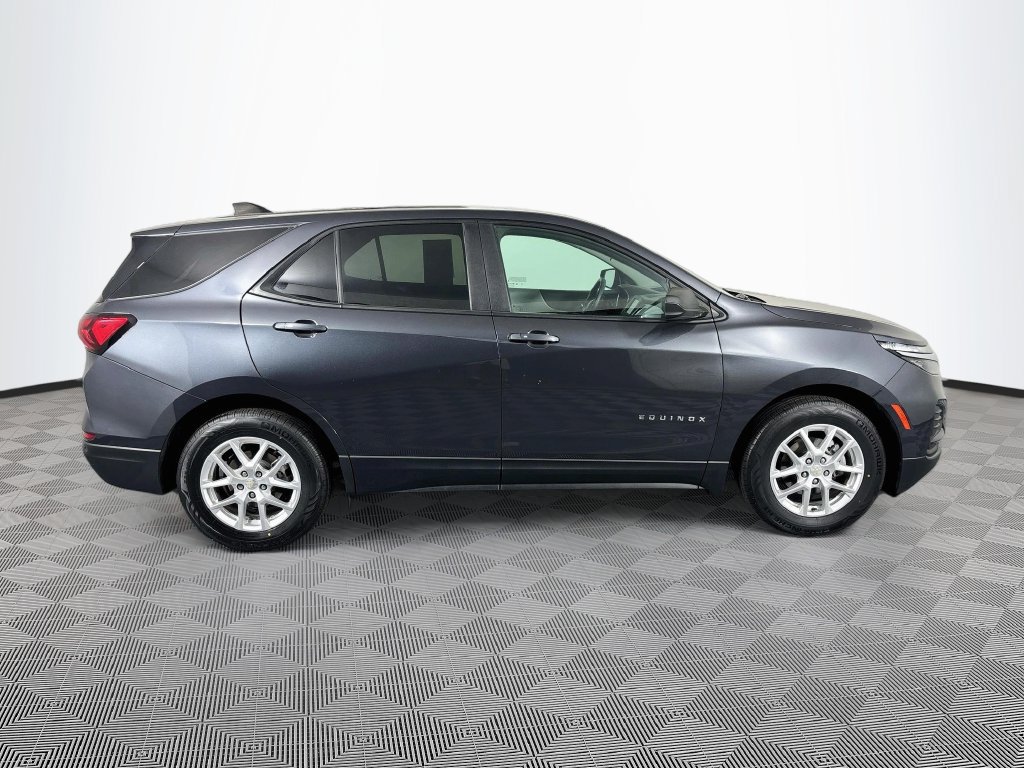 Used 2022 Chevrolet Equinox LS w/ LS Convenience Package FWD image 8