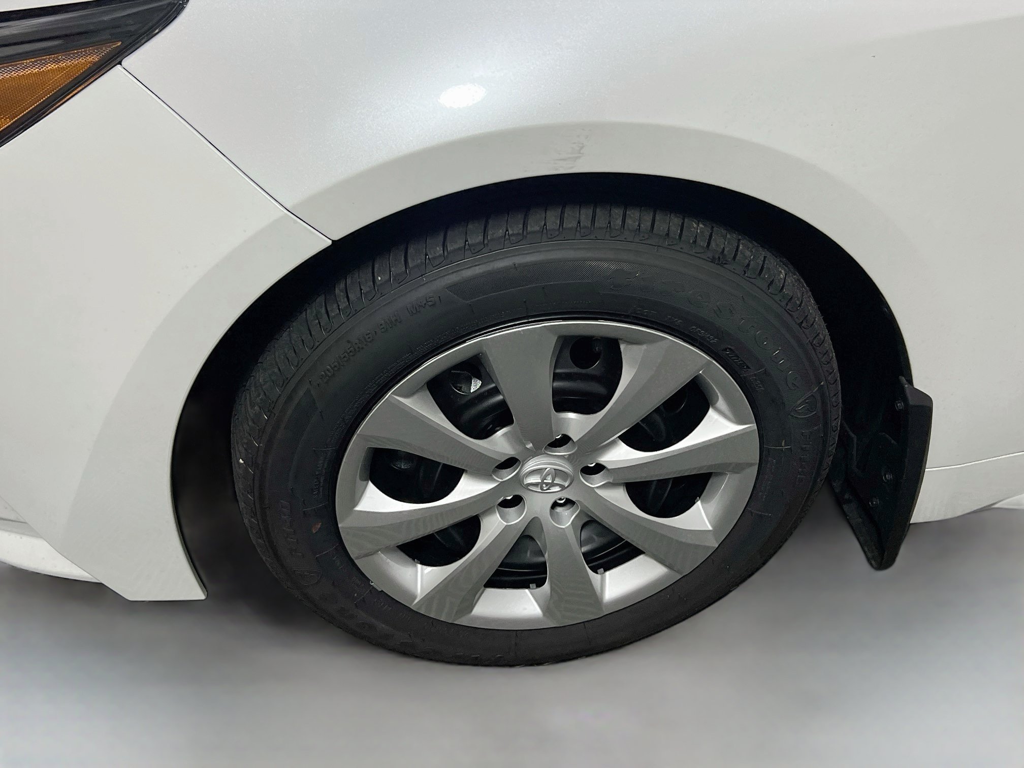 New 2027 Toyota Corolla LE FWD image 13