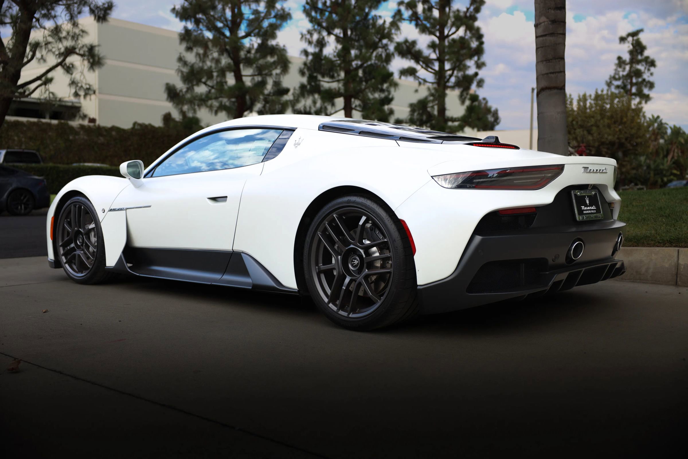 Used 2023 Maserati MC20 Coupe image 2