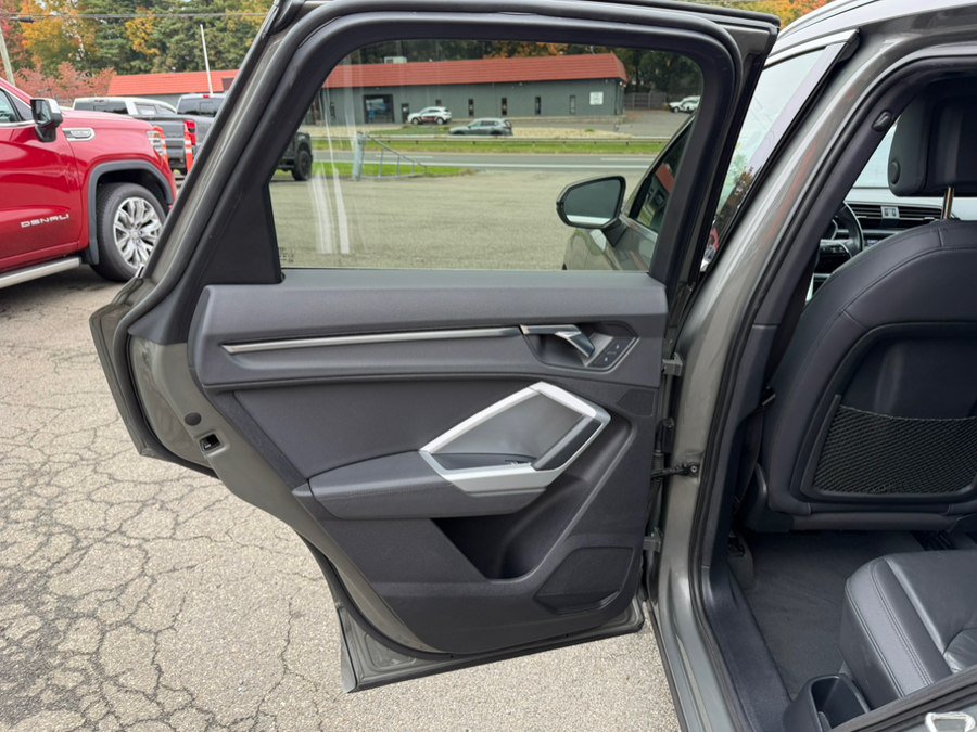 Used 2020 Audi Q3 2.0T Premium Plus w/ Premium Plus Package AWD/4WD image 17