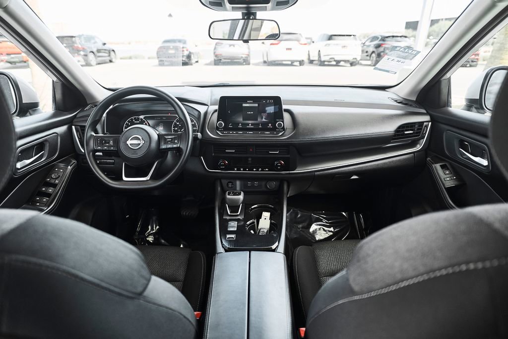 Used 2024 Nissan Rogue SV FWD image 28