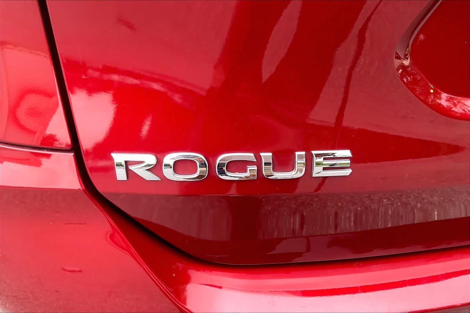 Used 2020 Nissan Rogue SV w/ Sun & Sound Touring Package AWD/4WD image 32