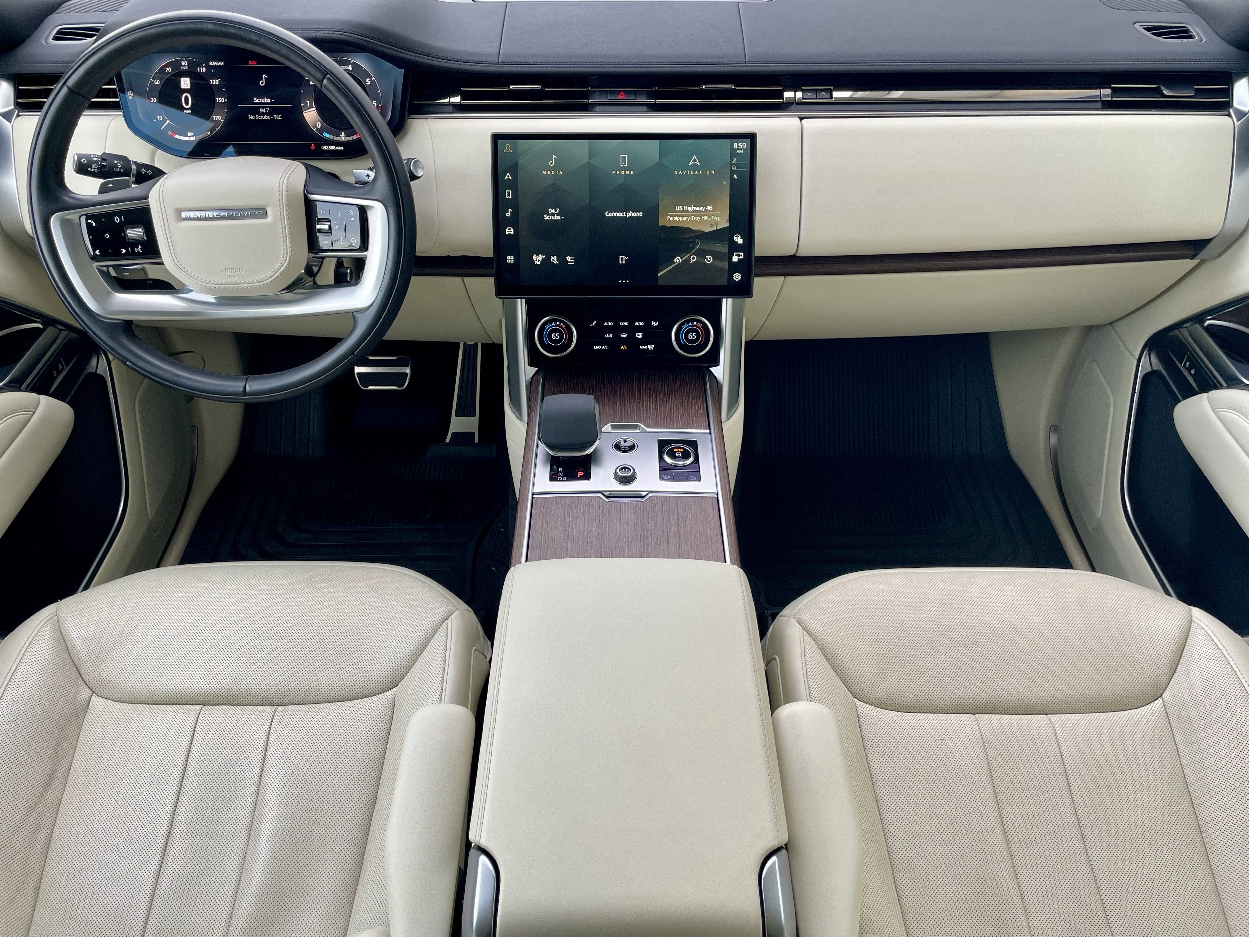Certified 2023 Land Rover Range Rover SE image 16