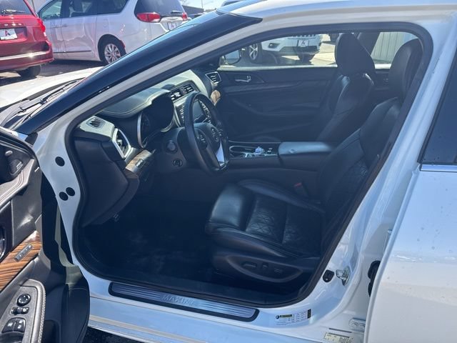 Used 2017 Nissan Maxima Platinum FWD image 10