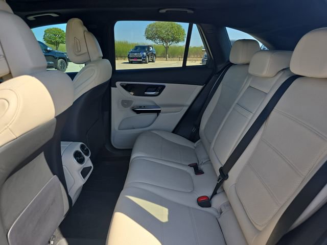 Used 2024 Mercedes-Benz GLC 300 4MATIC image 14