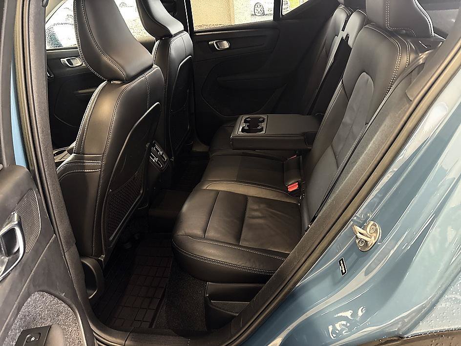 Used 2023 Volvo XC40 B5 Core AWD/4WD image 15