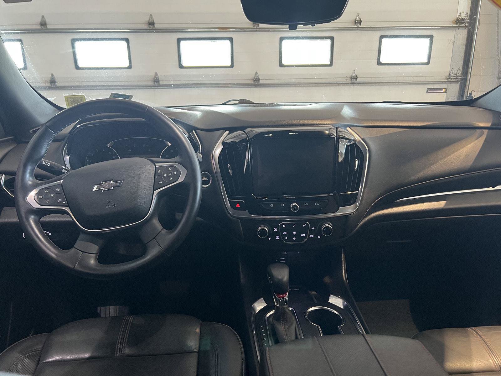 Used 2023 Chevrolet Traverse RS AWD/4WD image 36
