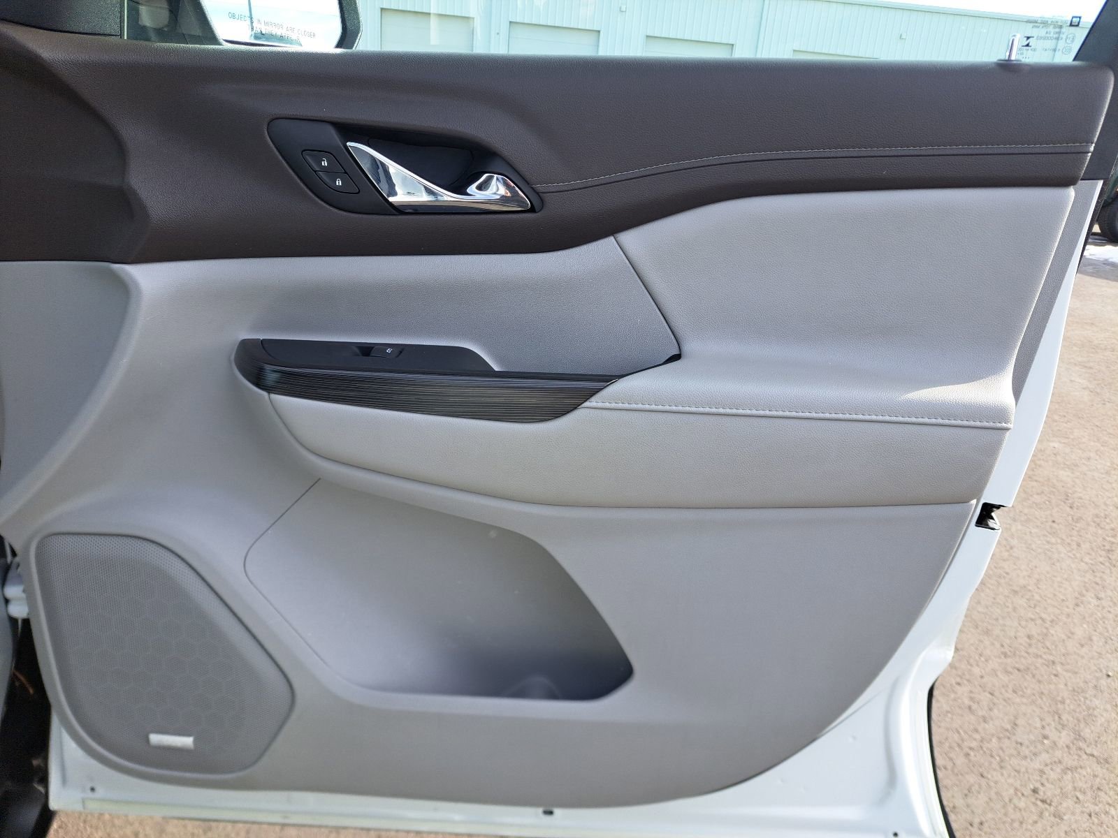 Used 2023 GMC Acadia SLT image 37