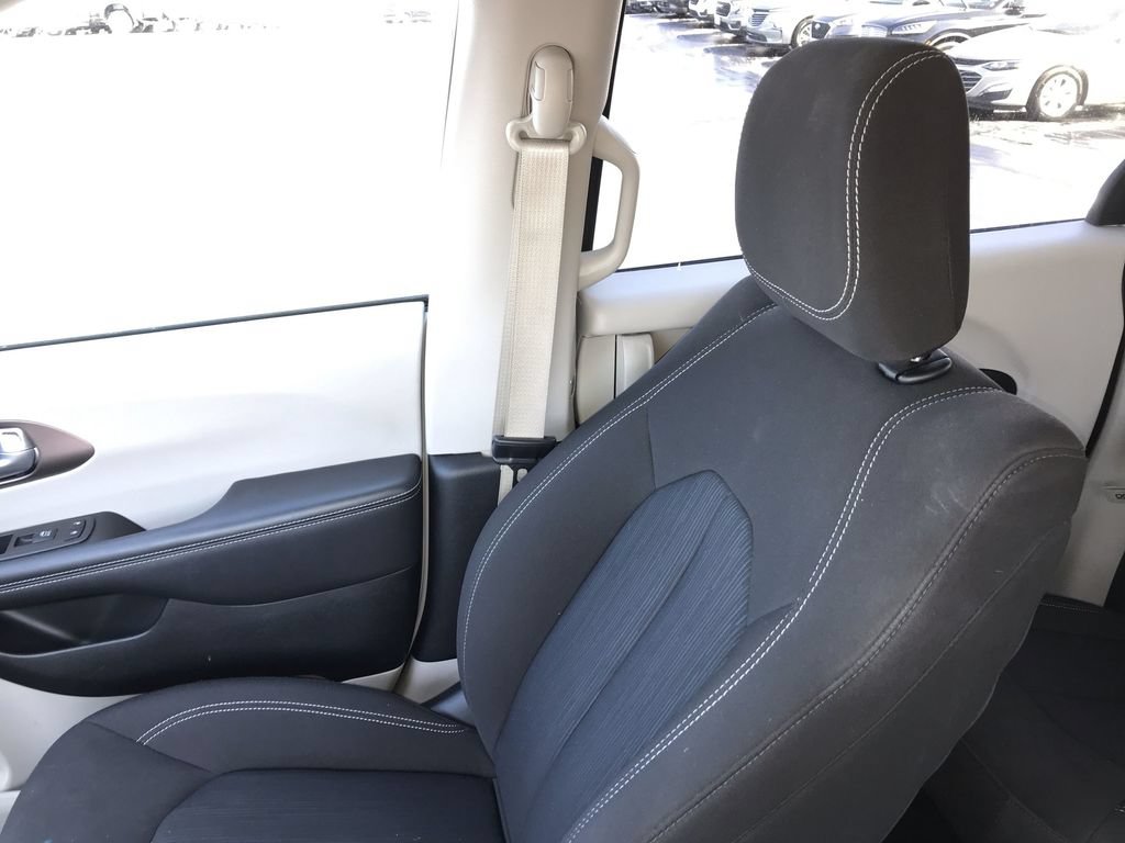 Used 2024 Chrysler Voyager LX FWD image 23