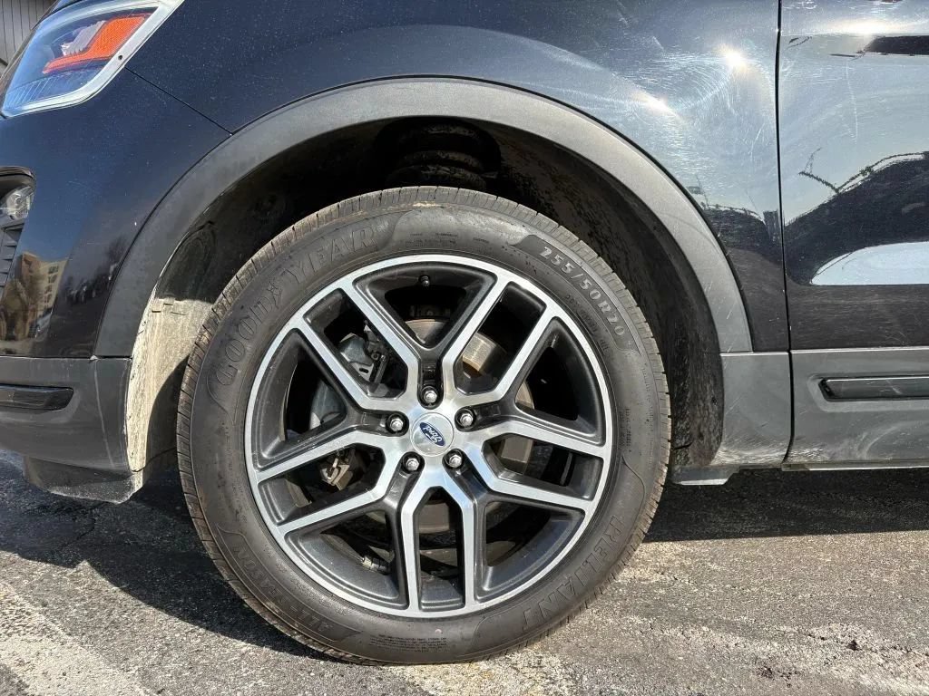 Used 2019 Ford Explorer Sport w/ Equipment Group 401A AWD/4WD image 34
