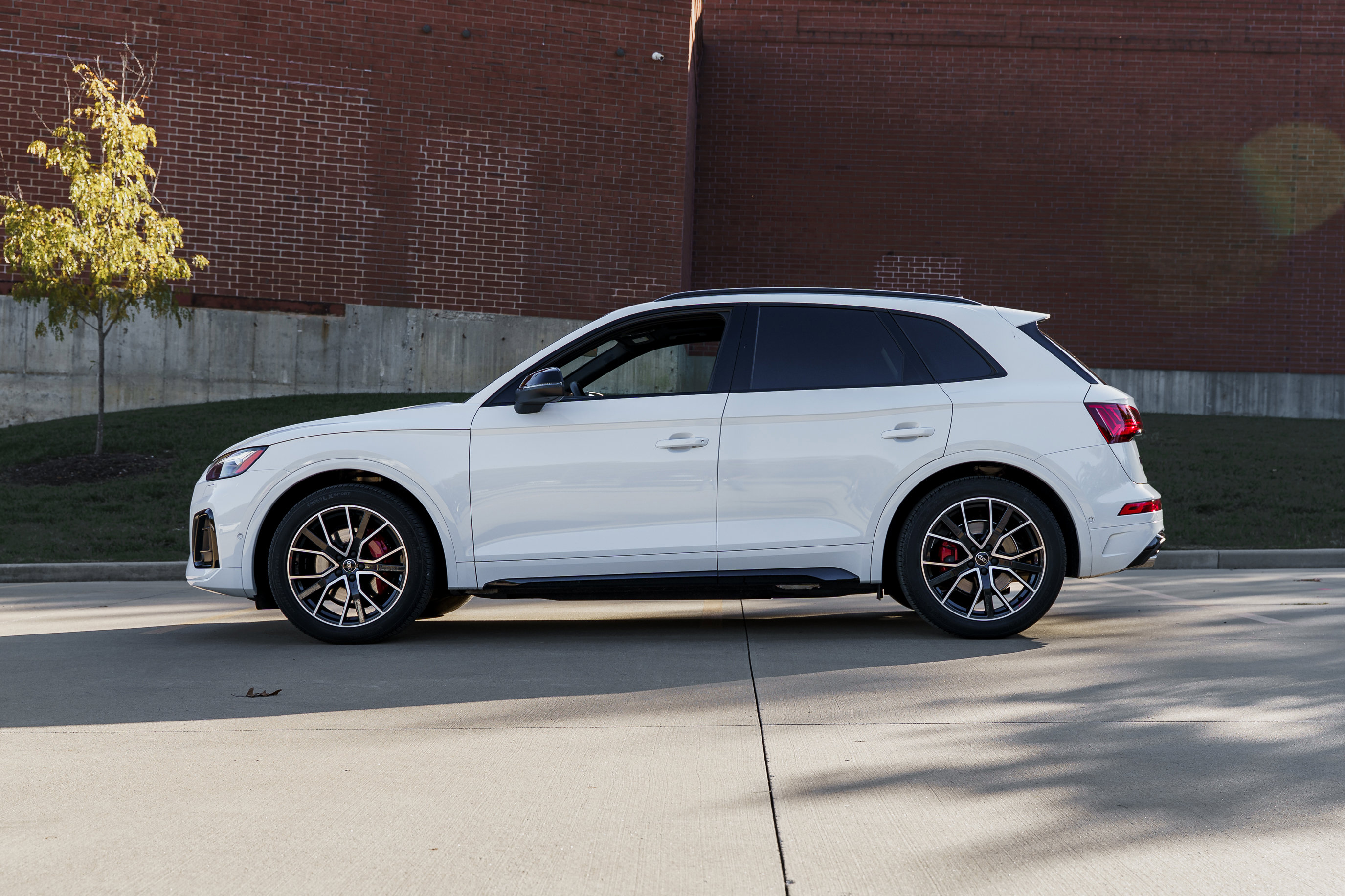 Used 2024 Audi SQ5 Prestige w/ Prestige Package image 6