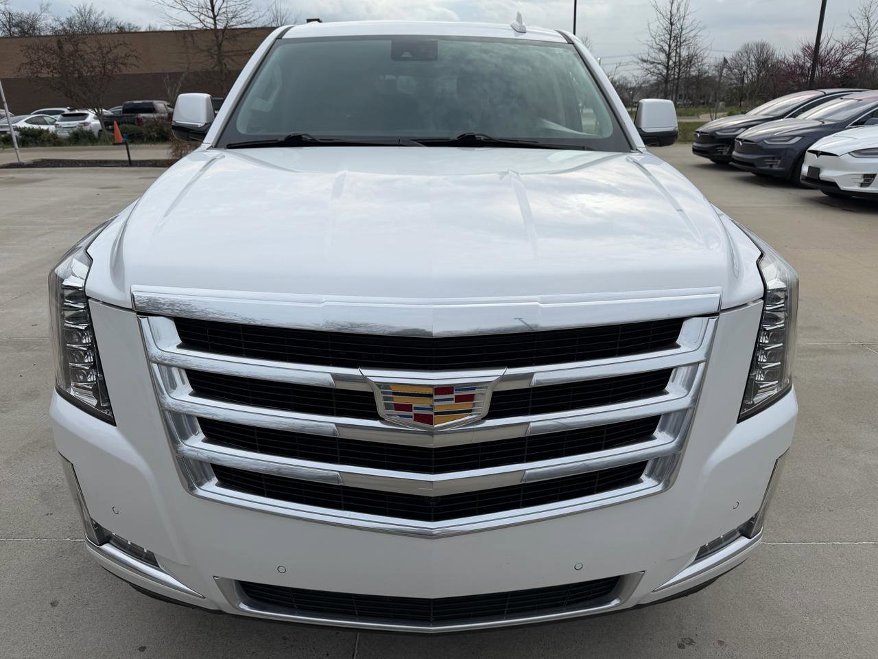 Used 2020 Cadillac Escalade ESV Luxury image 2
