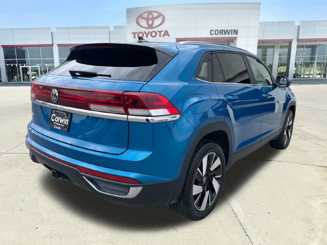 Used 2024 Volkswagen Atlas Cross Sport SE FWD image 5
