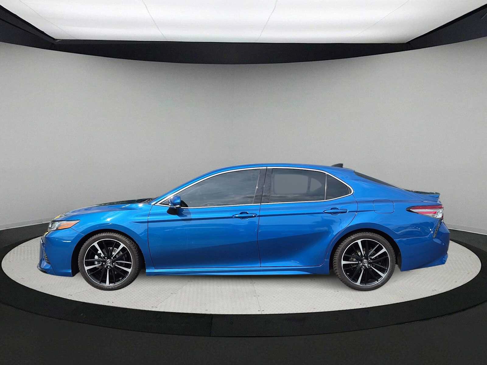 Used 2018 Toyota Camry XSE w/ Driver Assist Package FWD image 5