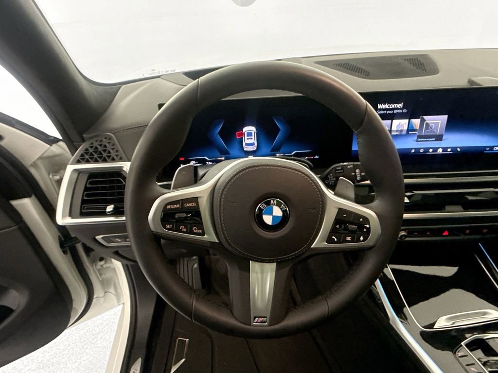 Used 2026 BMW X7 xDrive40i w/ M Sport Package image 11