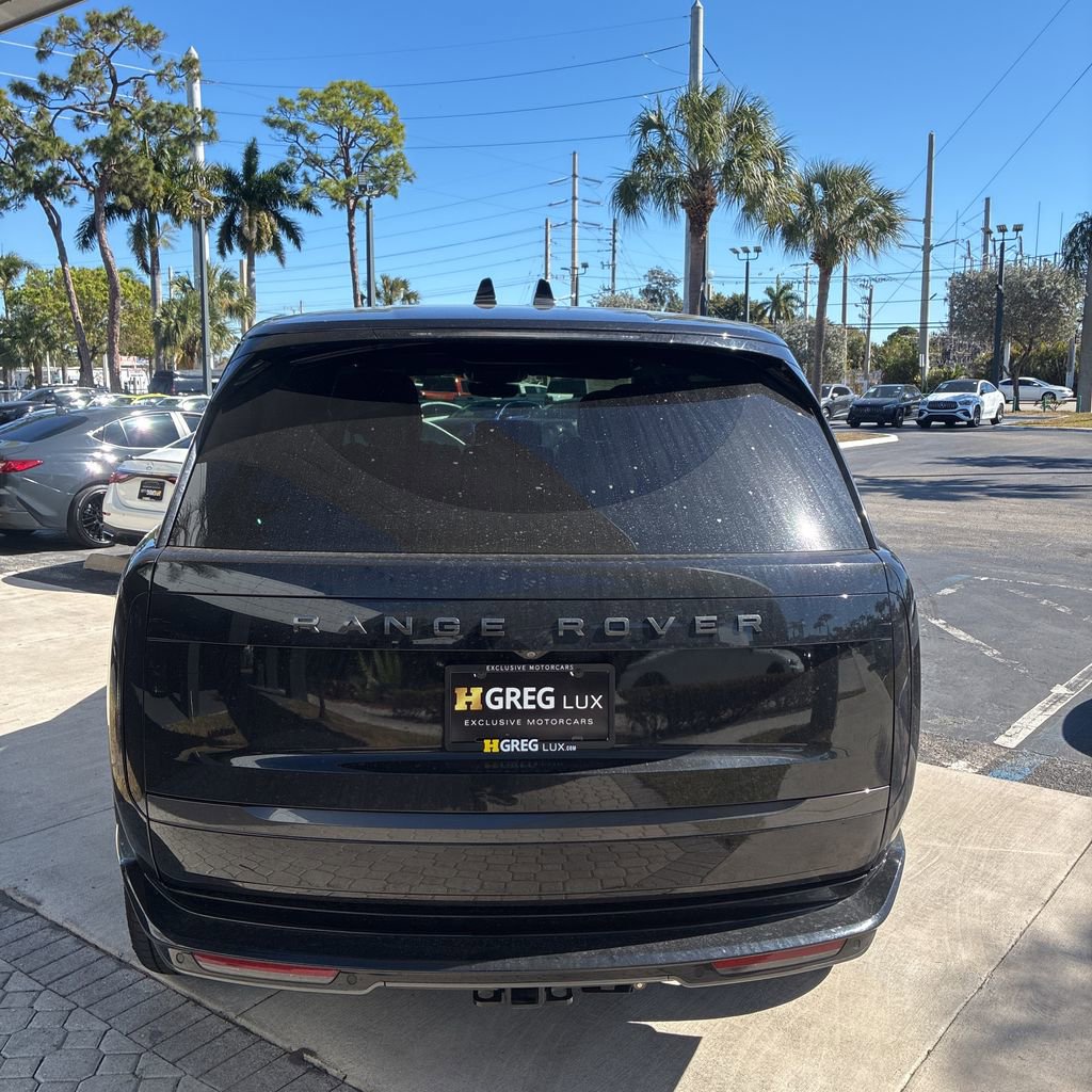 Used 2024 Land Rover Range Rover Long Wheelbase SE image 6
