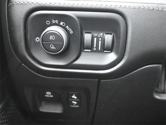 Used 2020 RAM 1500 Limited image 30