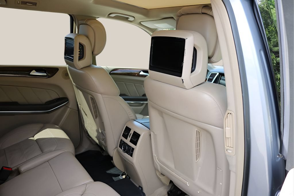 Used 2014 Mercedes-Benz GL 550 4MATIC image 20