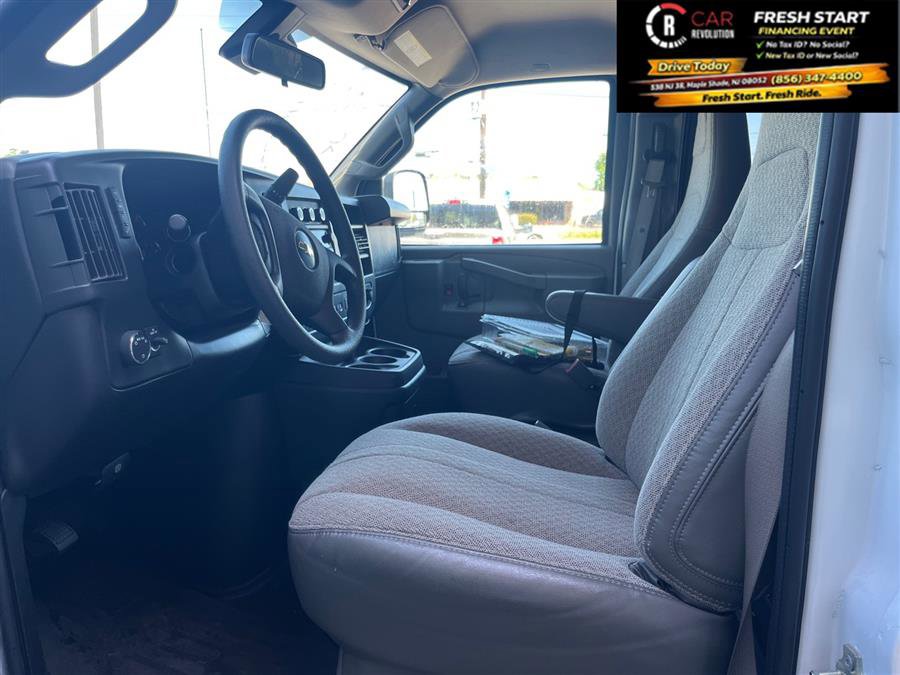 Used 2024 Chevrolet Express 3500 LT w/ LT Preferred Equipment Group RWD image 13