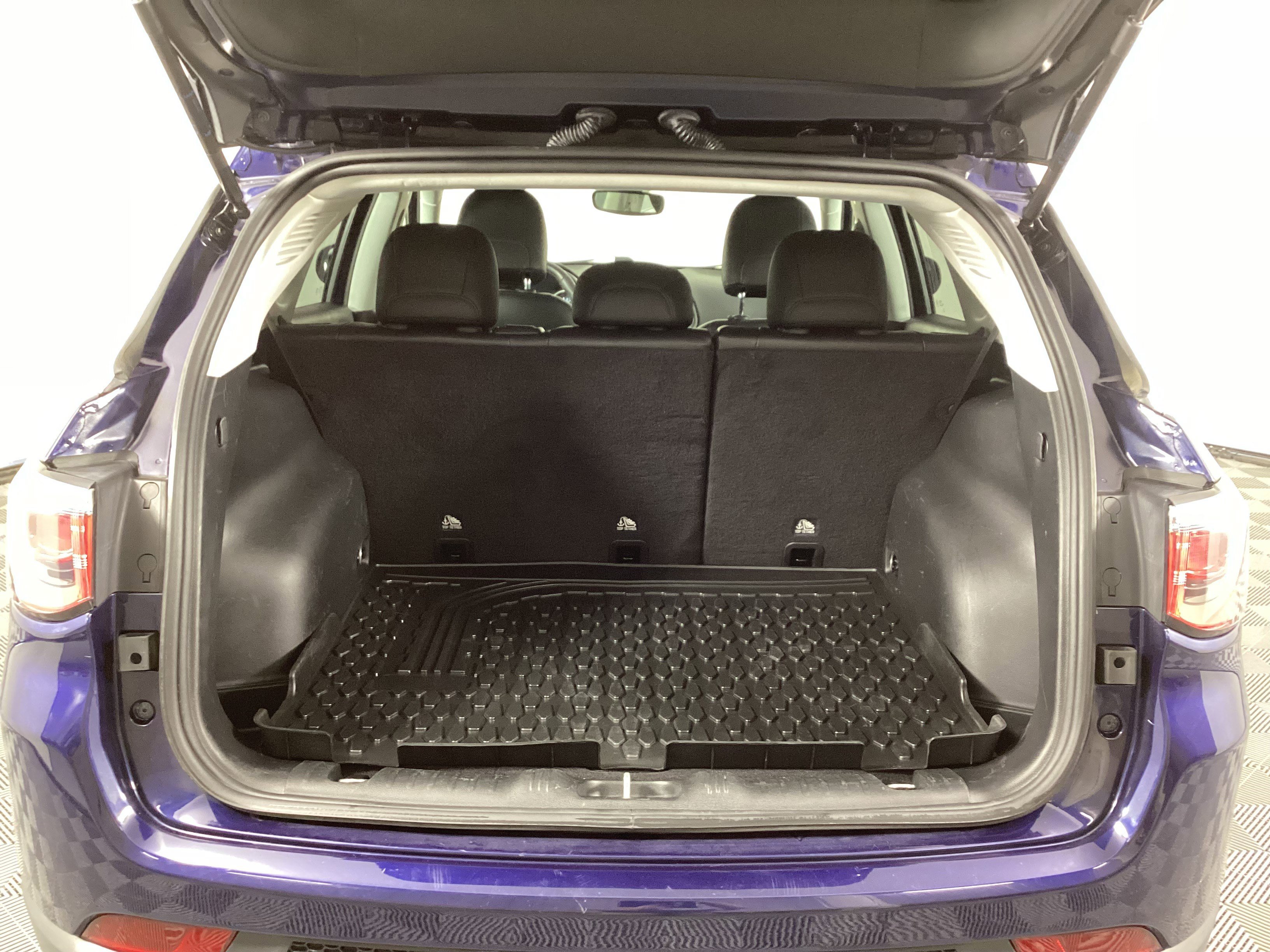 Used 2019 Jeep Compass Latitude image 23