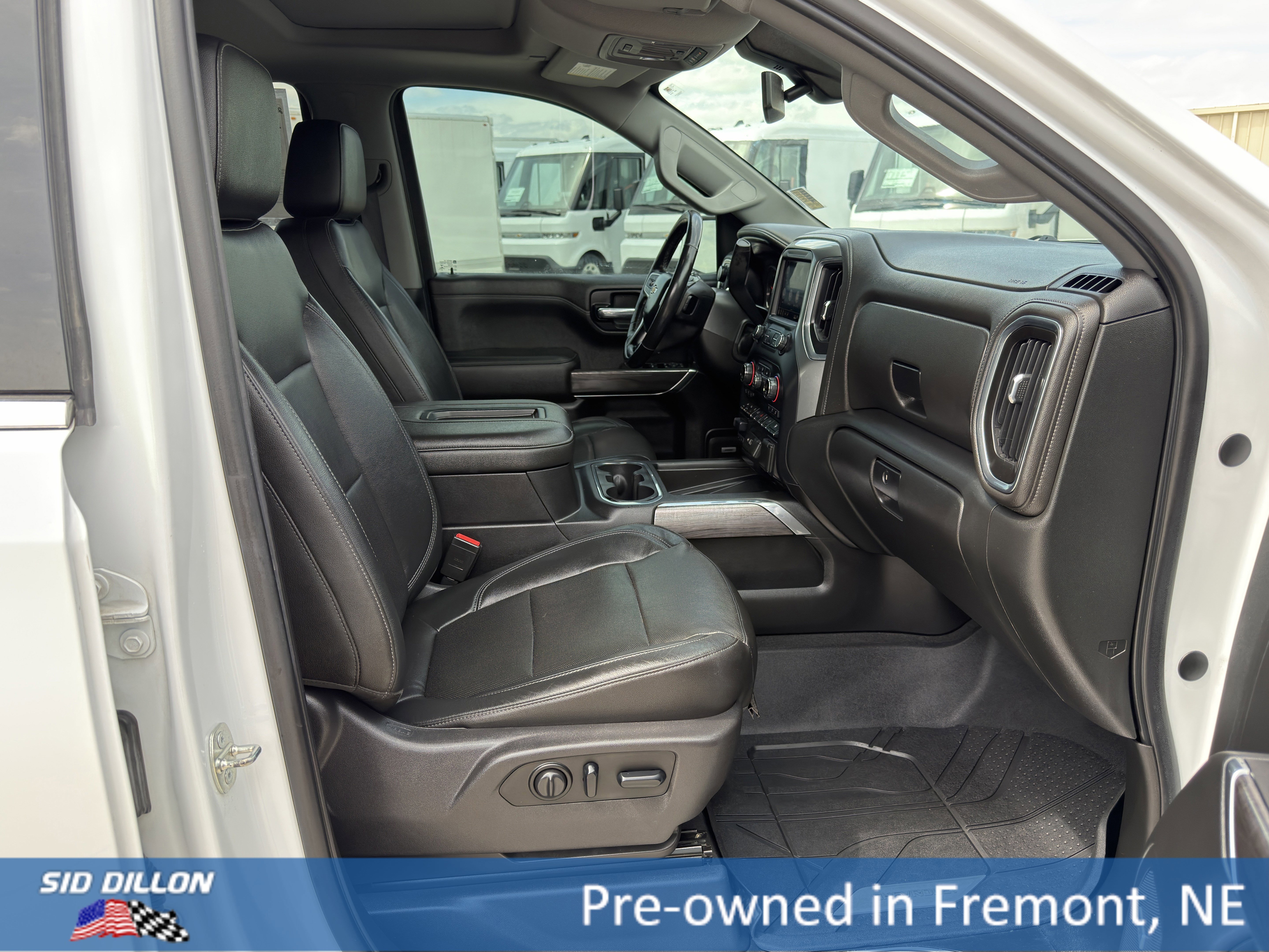 Used 2019 Chevrolet Silverado 1500 LTZ w/ LTZ Premium Package AWD/4WD image 19