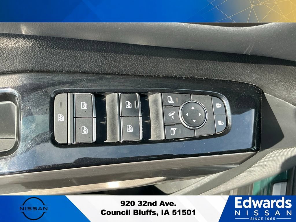 Used 2022 Nissan Pathfinder Platinum w/ Lighting Package (N93) AWD/4WD image 25