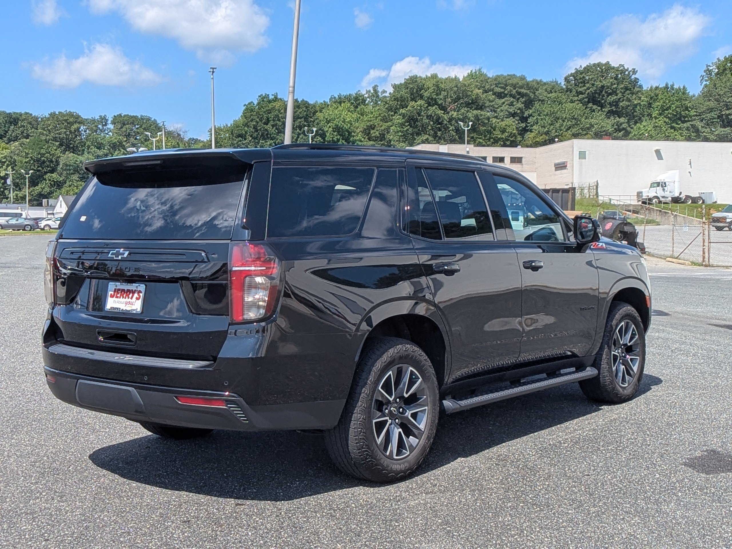 Certified 2023 Chevrolet Tahoe Z71 w/ Luxury Package AWD/4WD image 9
