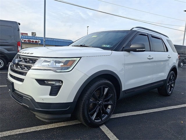 Used 2018 Ford Explorer XLT w/ Equipment Group 202A image 3