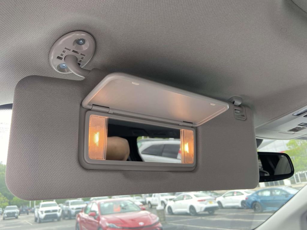 New 2026 Toyota Sienna XLE FWD image 21