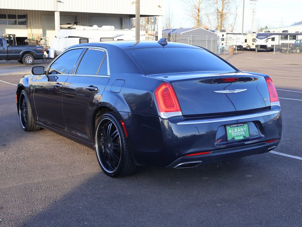 Used 2016 Chrysler 300 Limited image 4