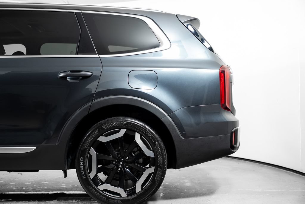 Used 2024 Kia Telluride S w/ S Sunroof Package FWD image 13