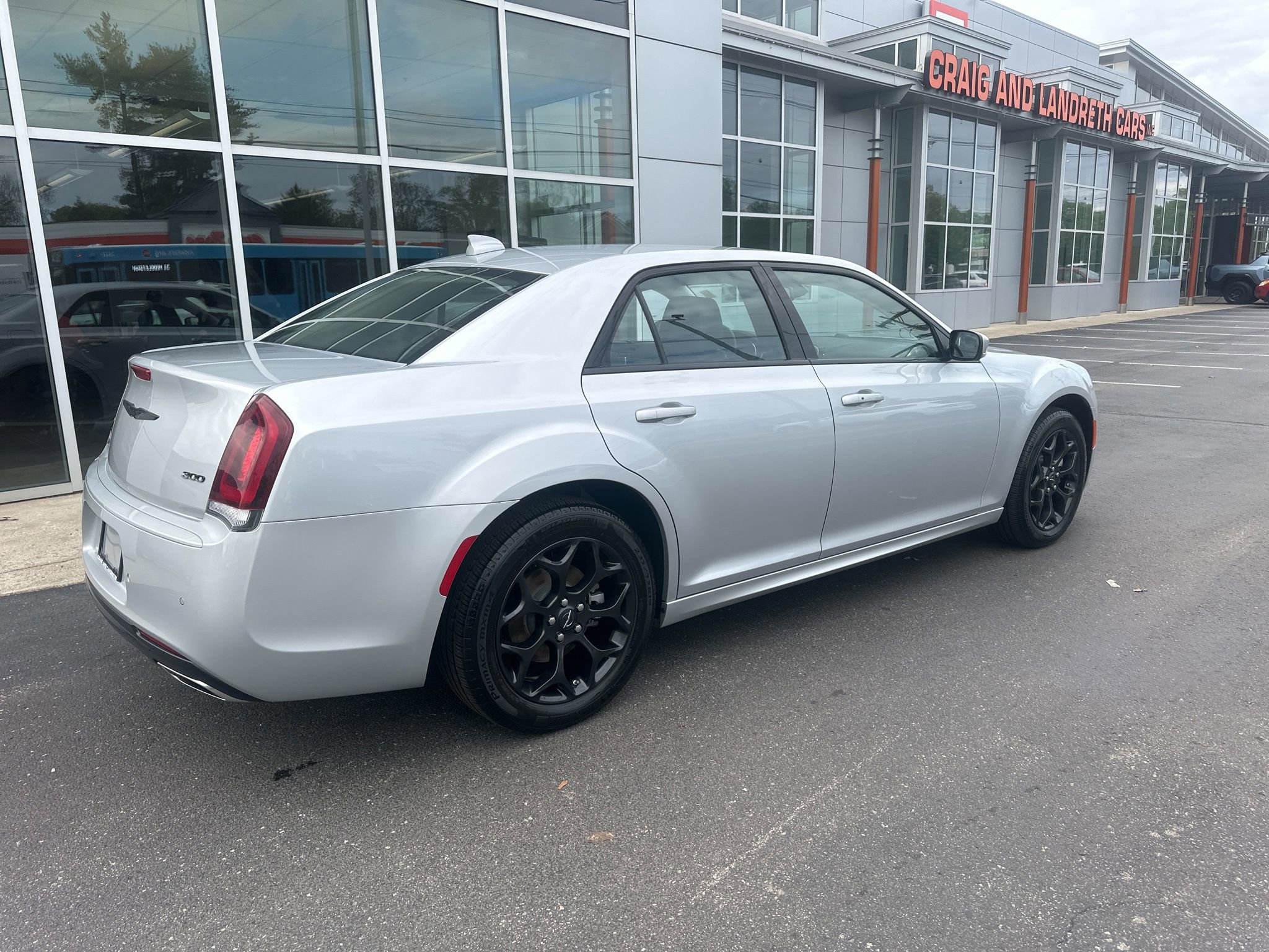 Used 2023 Chrysler 300 Touring L w/ Comfort Group AWD/4WD image 7