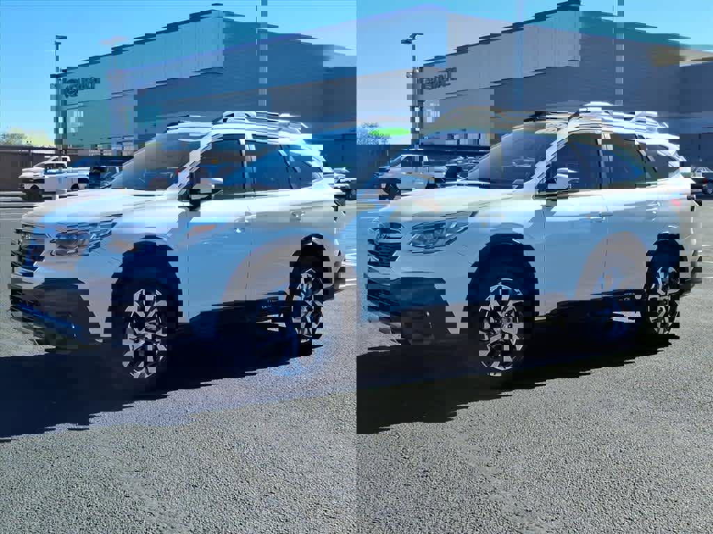 Certified 2022 Subaru Outback Limited image 3