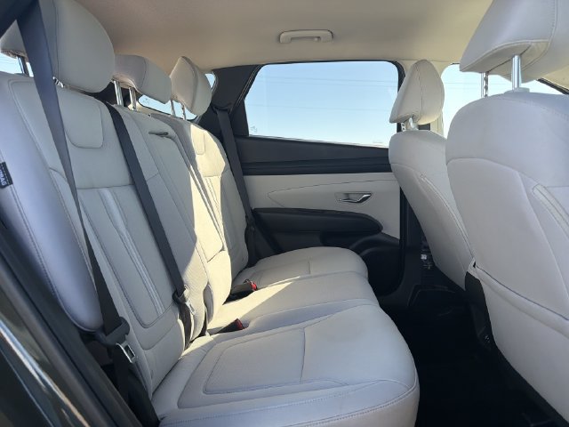 Used 2025 Hyundai Tucson SEL FWD image 16