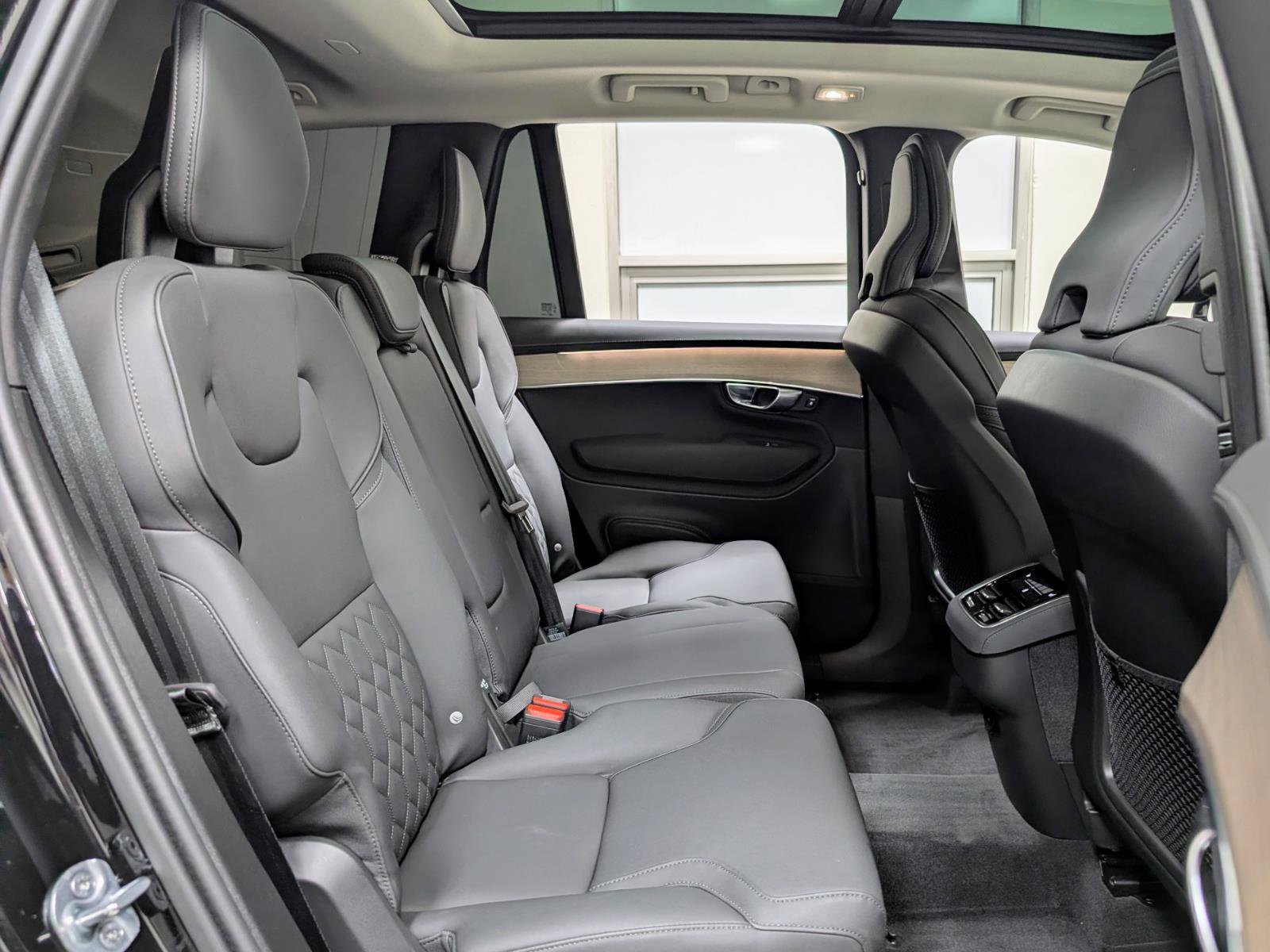 Used 2025 Volvo XC90 B5 Core w/ Protection Package Premier image 26