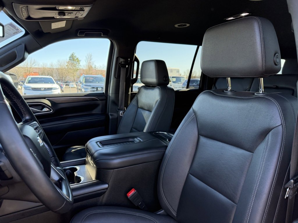 Used 2023 Chevrolet Suburban LT image 17