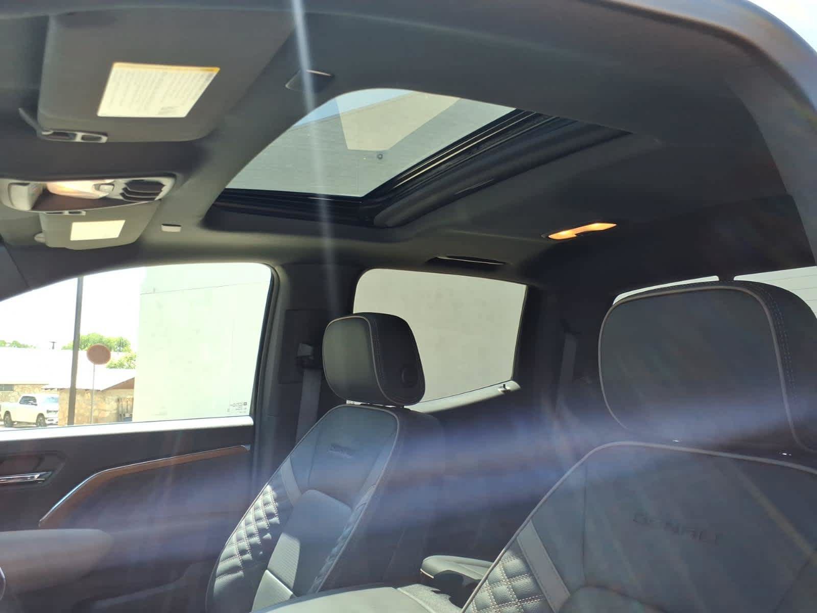 Certified 2024 GMC Canyon Denali AWD/4WD image 3