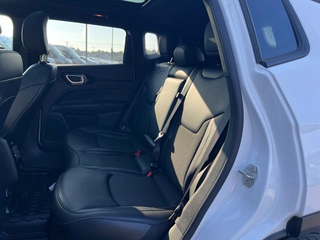 Used 2023 Jeep Compass Latitude w/ Sun and Sound Group AWD/4WD image 13