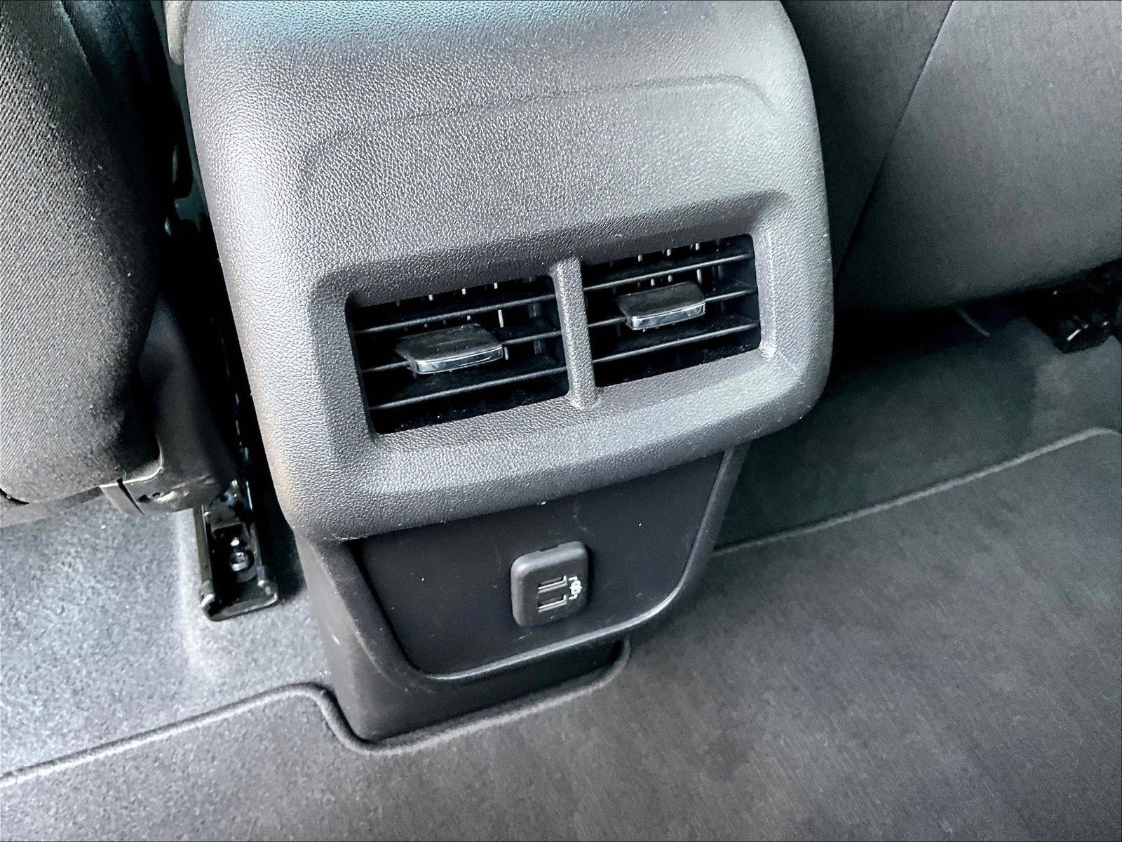 Used 2022 Chevrolet Equinox LT FWD image 10