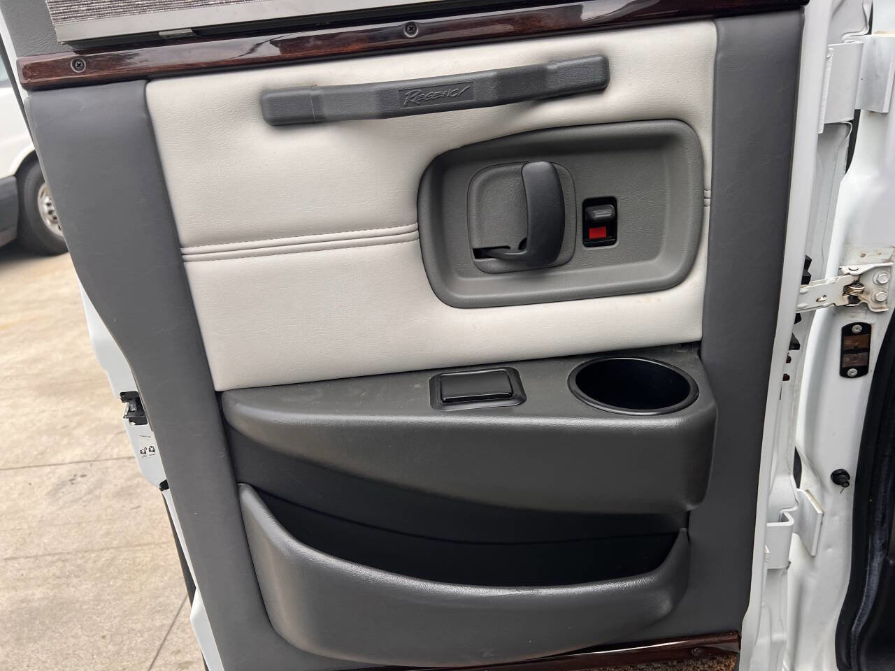 Used 2004 Chevrolet Express 1500 1500 3dr Cargo 135 in. WB w/ LS Preferred Equipment Group image 15