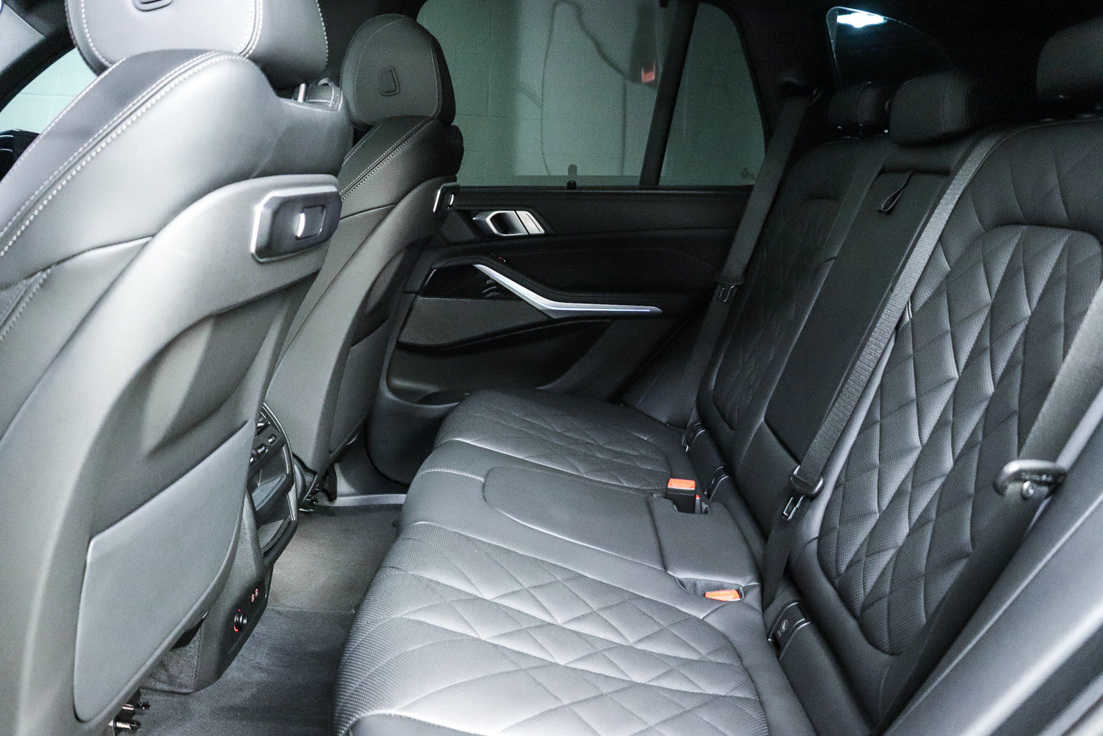 Used 2025 BMW X5 xDrive50e w/ Executive Package AWD/4WD image 18