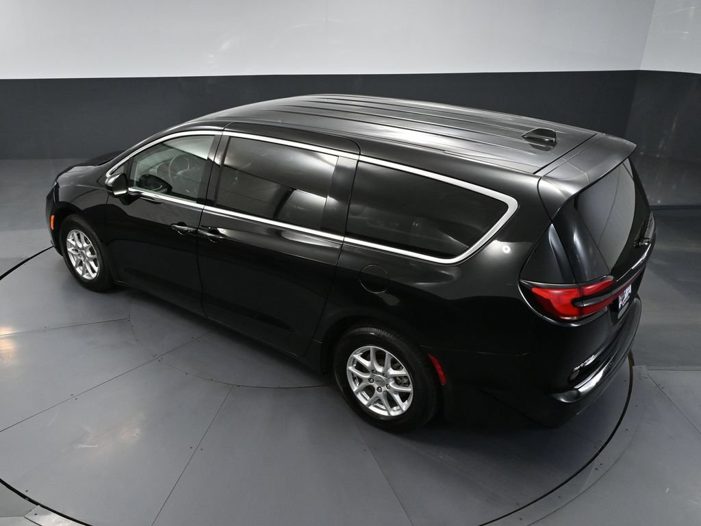 Used 2024 Chrysler Pacifica Touring-L FWD image 46