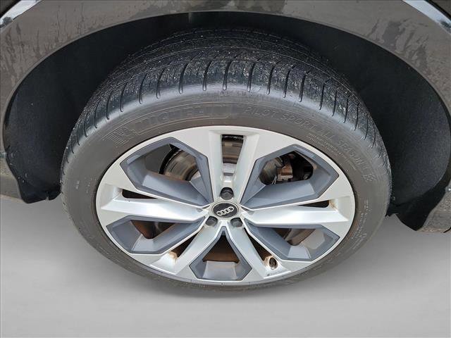 Used 2020 Audi Q3 2.0T Prestige w/ Prestige Package image 11