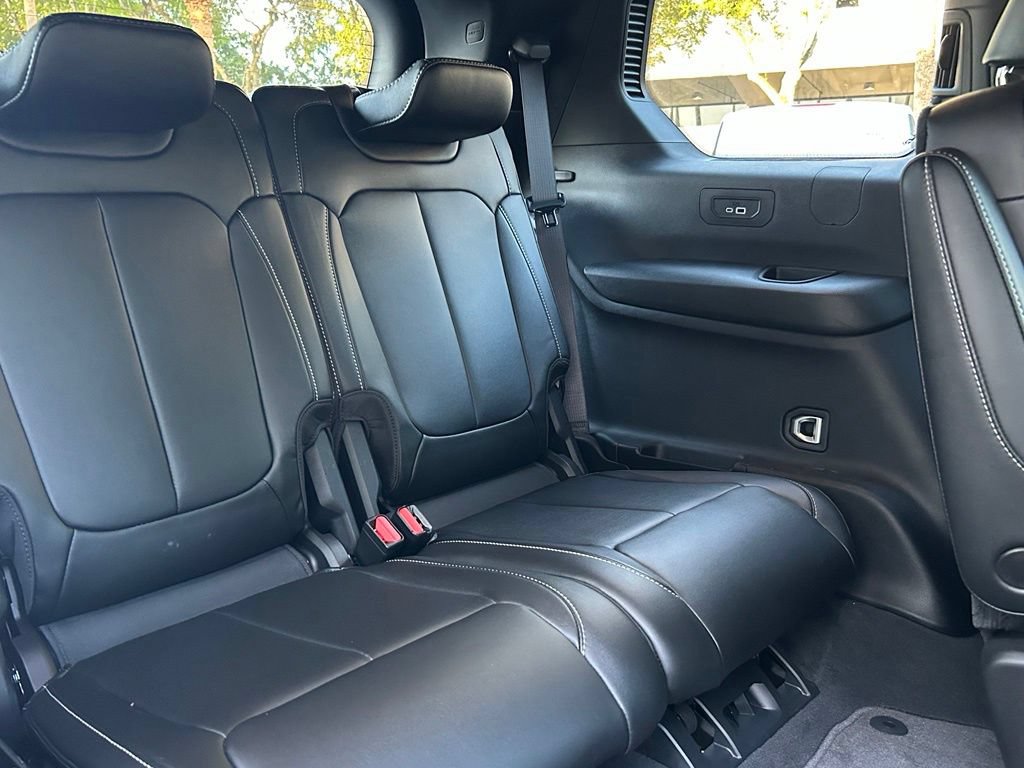 Used 2024 Jeep Grand Cherokee L Limited w/ Black Appearance Package RWD image 35