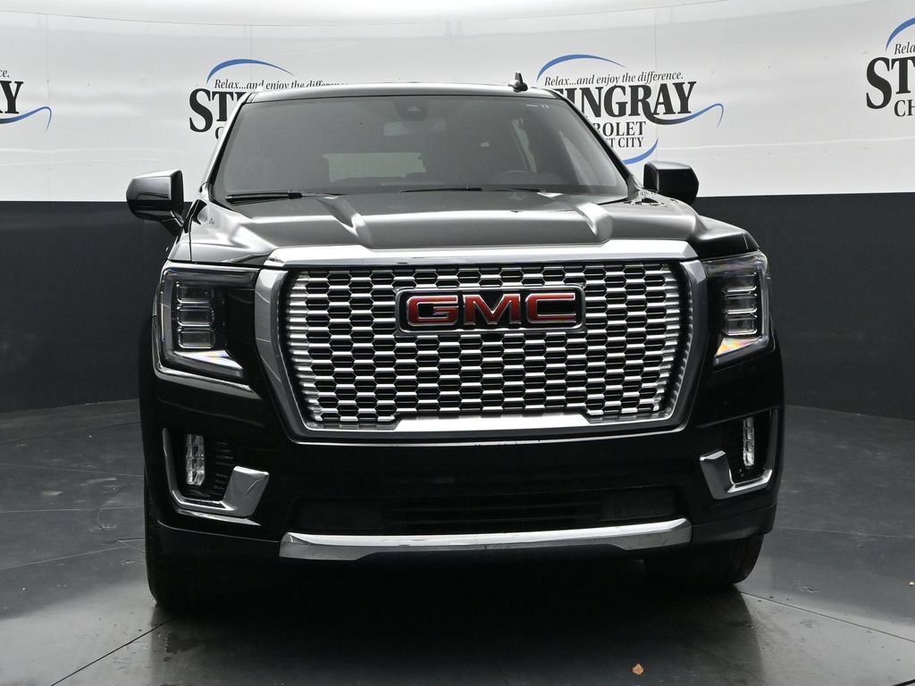Used 2021 GMC Yukon XL SLT w/ Rear Media and Nav Package AWD/4WD image 2